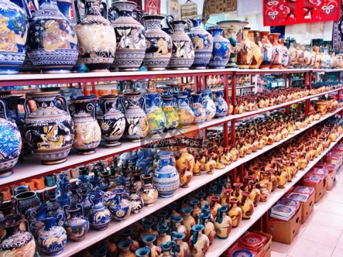 Прилавок сувенирного магазина